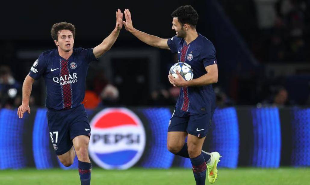 2-1！十人拜仁杀疯了：欧冠碾压巴黎+4连胜霸榜，利物浦弃将双响